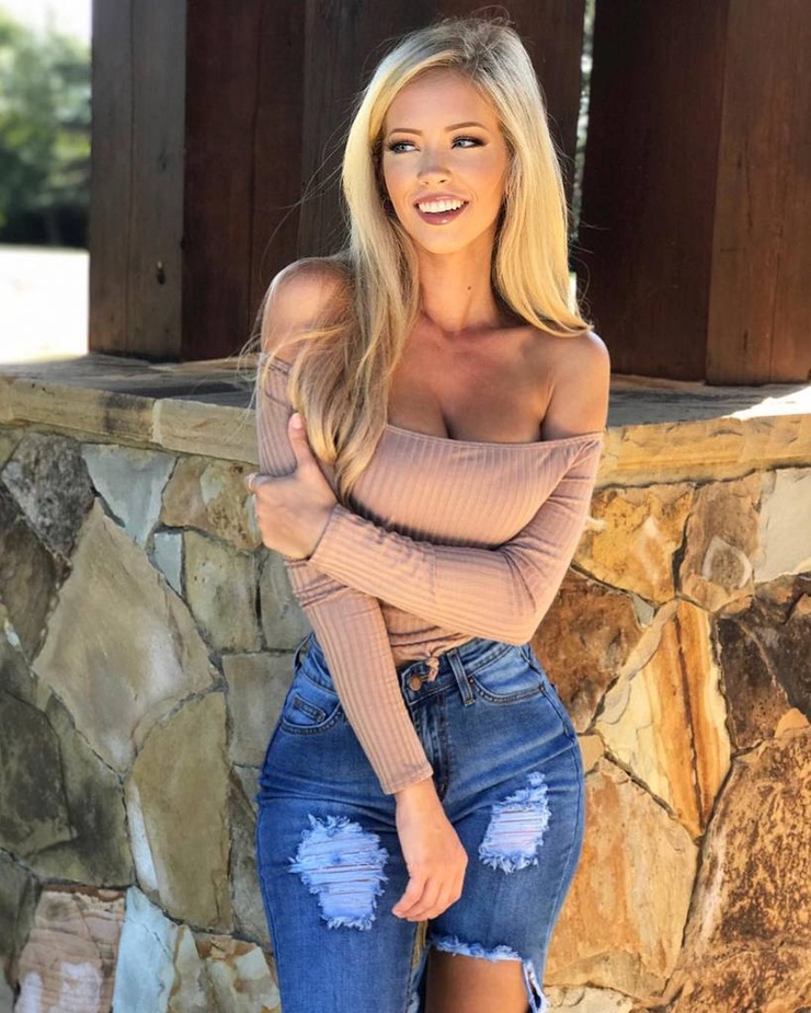 Amanda Taylor (Model) Amanda Taylor (Model)