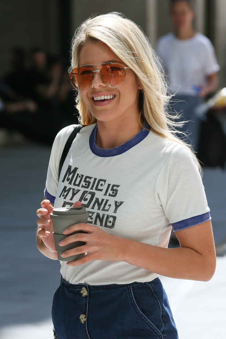 Mollie King