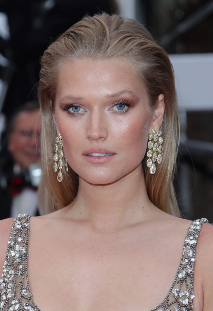 Toni Garrn Toni Garrn