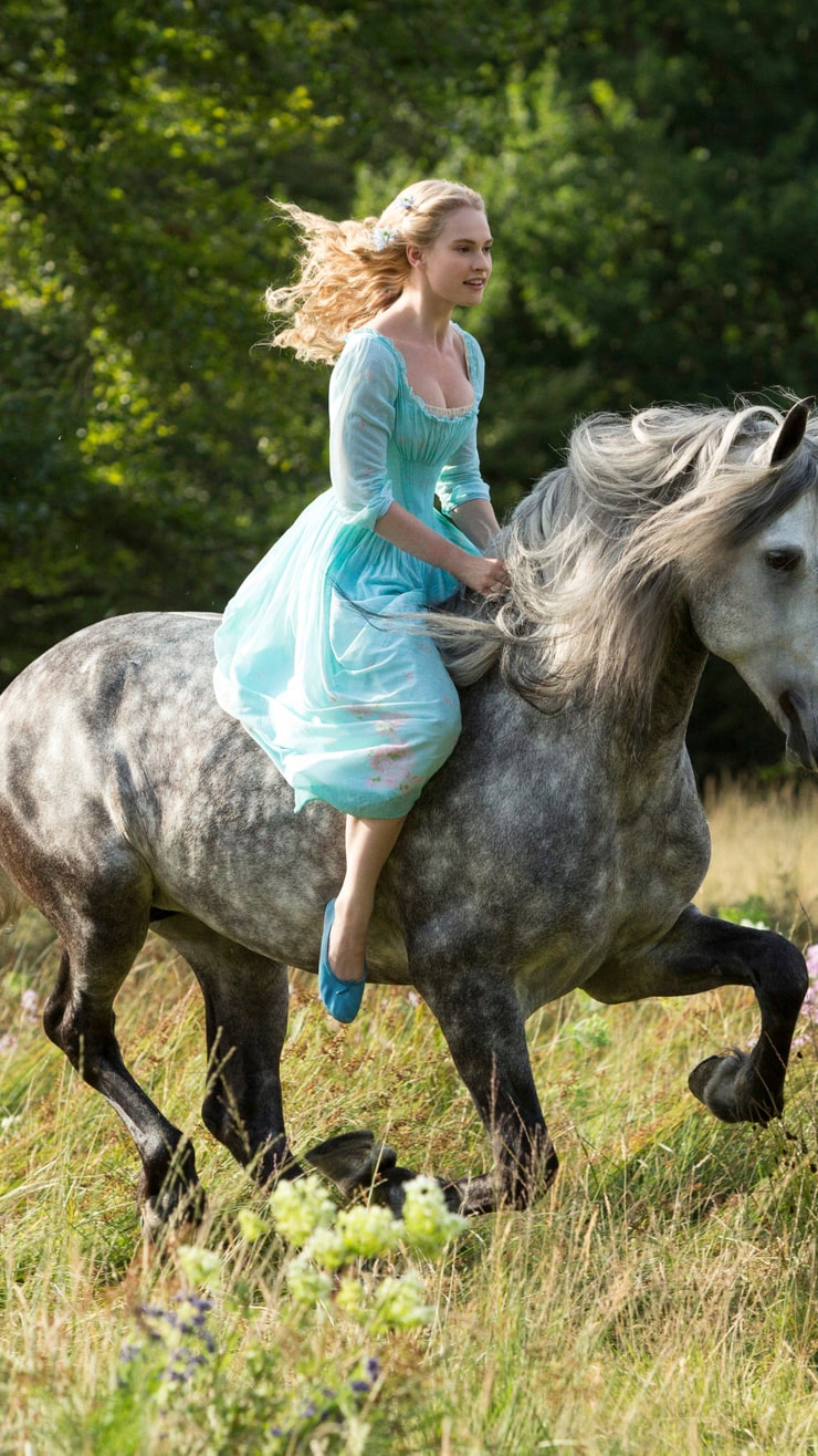 Cinderella (Lily James)