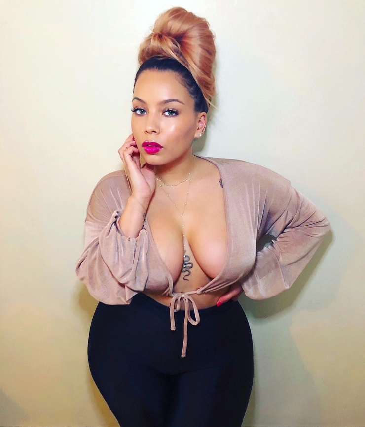 Stephanie Elyse Stephanie Elyse