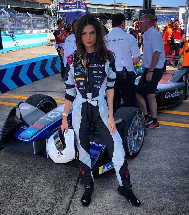 Emily Ratajkowski