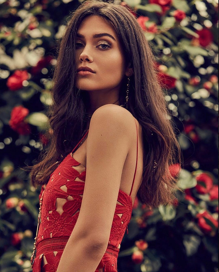 Vika Bronova Vika Bronova