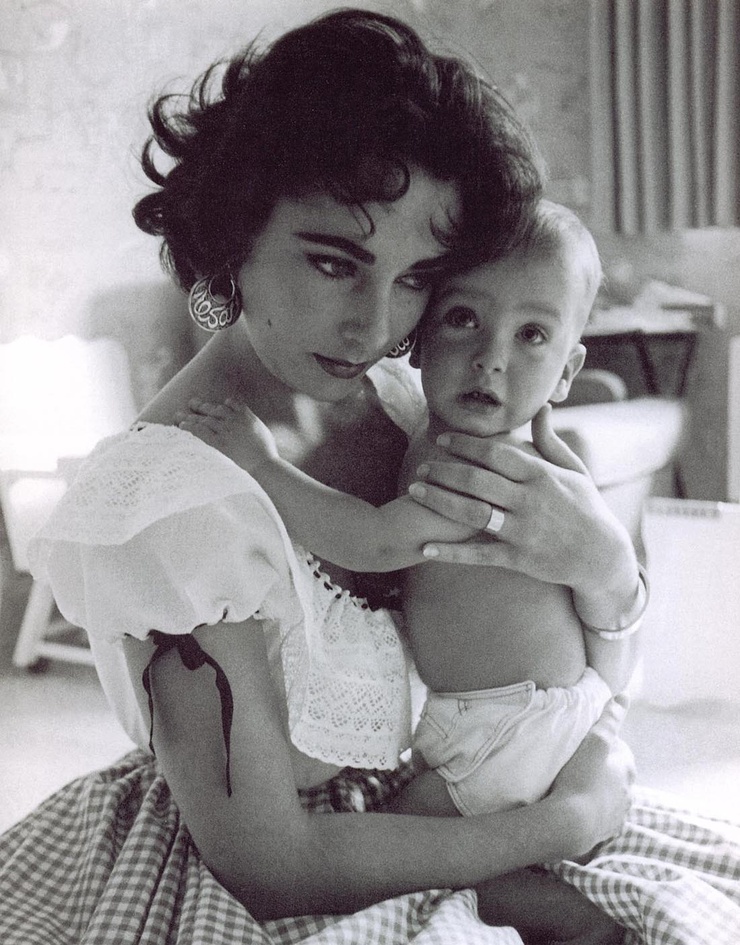 Elizabeth Taylor Elizabeth Taylor
