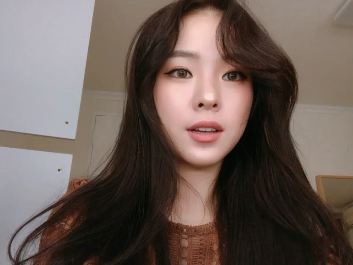 Ha Neul (하늘)