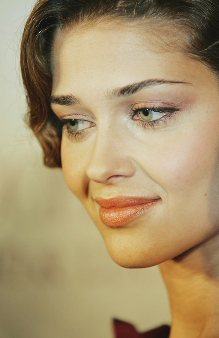 Ana Beatriz Barros Ana Beatriz Barros