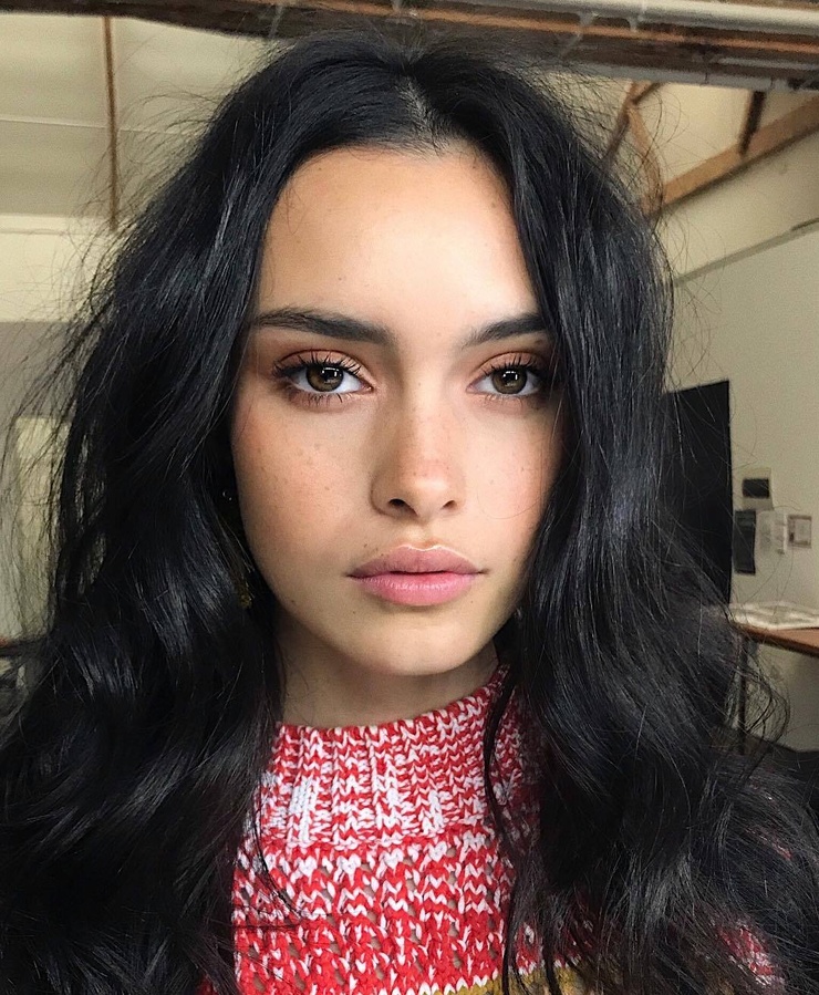 Zoe Barnard Zoe Barnard