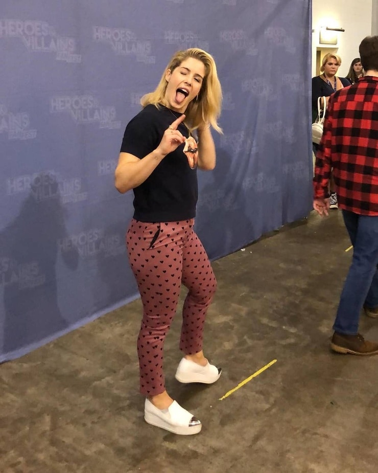 Emily Bett Rickards Image