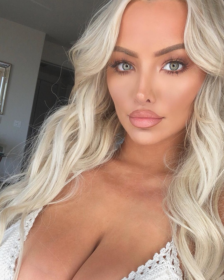 lindsey-pelas-image