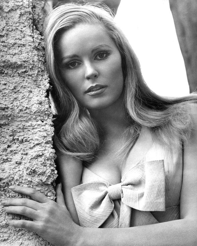 Veronica Carlson