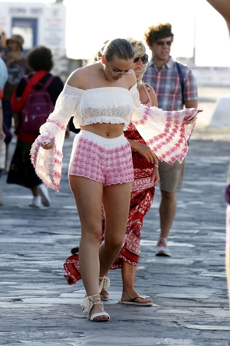 Perrie Edwards