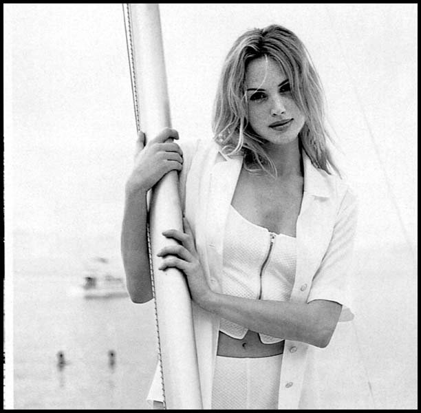 Joanna Rhodes