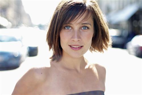 Julie De Bona