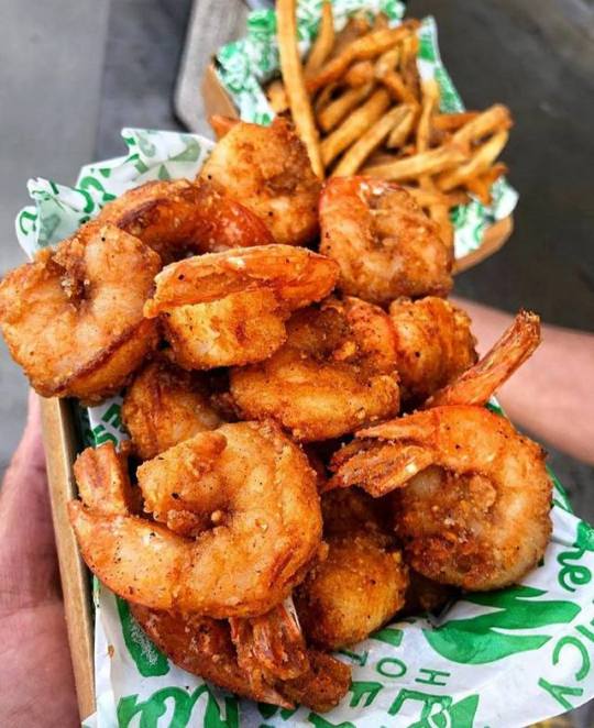 kING pRAWNS AND fRIES