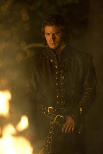 William ( Sam Claflin )