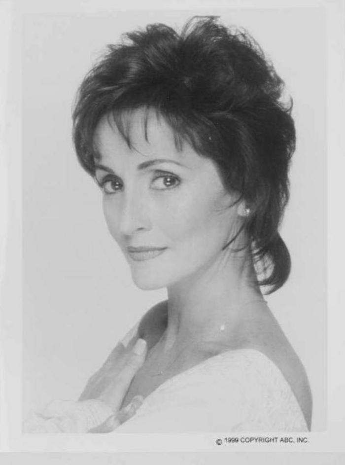 Robin Strasser