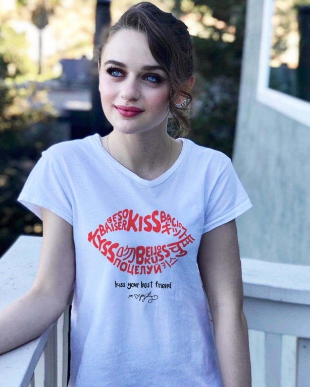 Joey King image