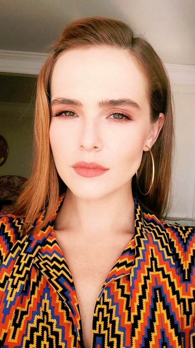 Zoey Deutch