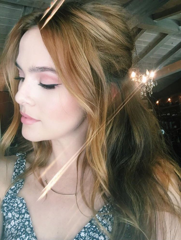 Zoey Deutch
