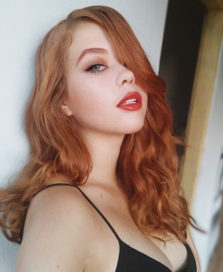 Rayna Lorena