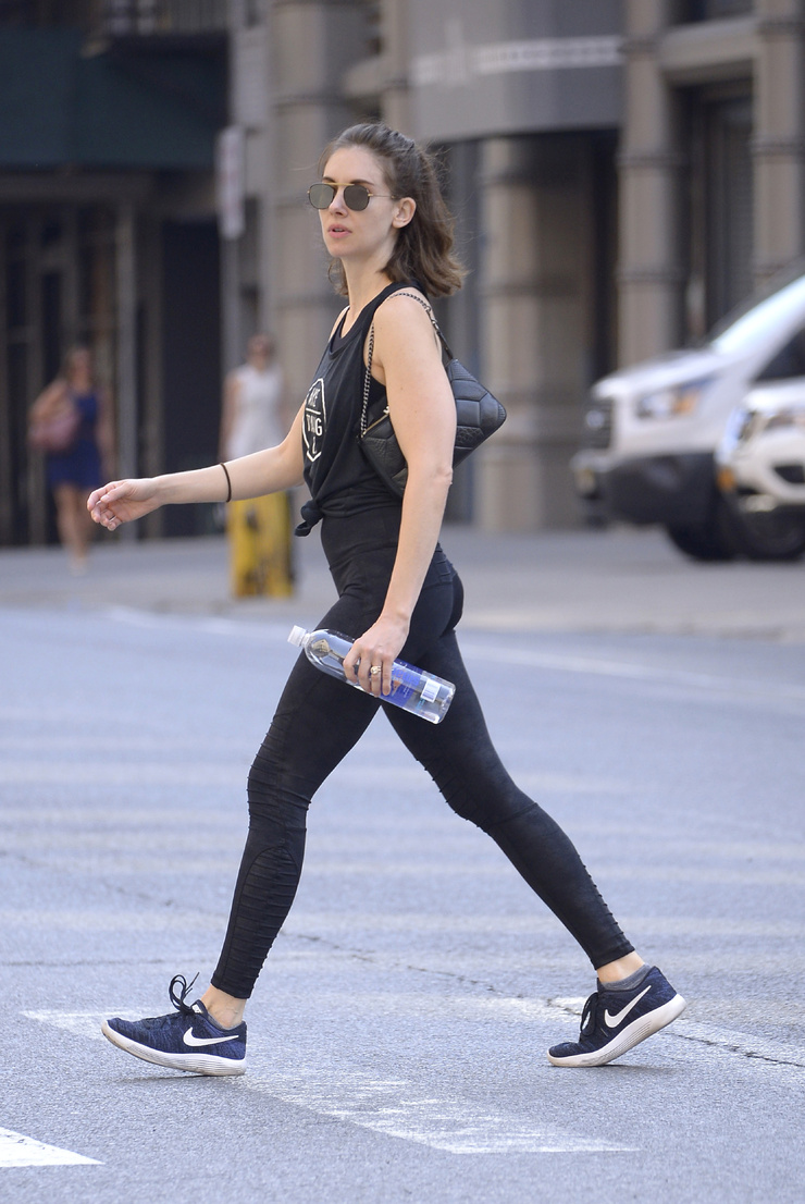 Alison Brie Alison Brie