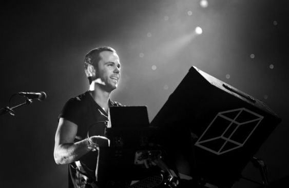 M83