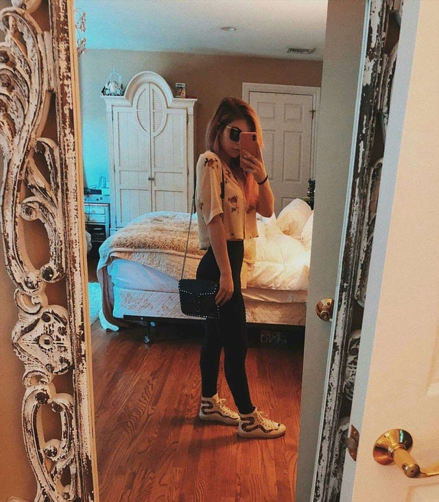 Chrissy Costanza