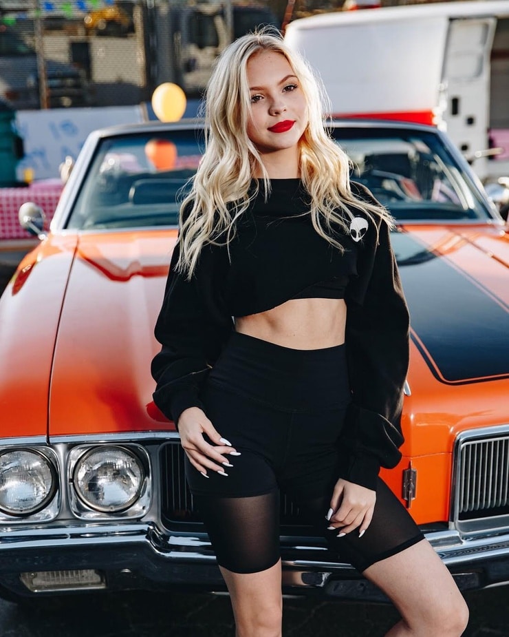 Jordyn Jones Photo Gallery