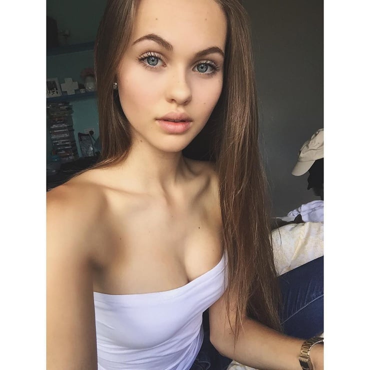 Lily Easton Lily Easton