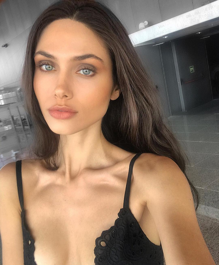 Vika Bronova Vika Bronova