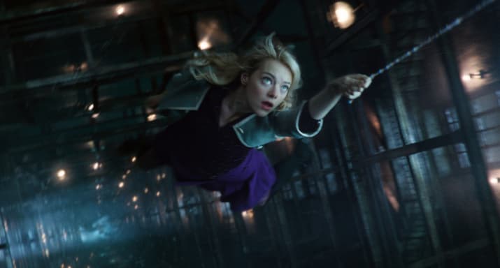 Gwen Stacy (Emma Stone)