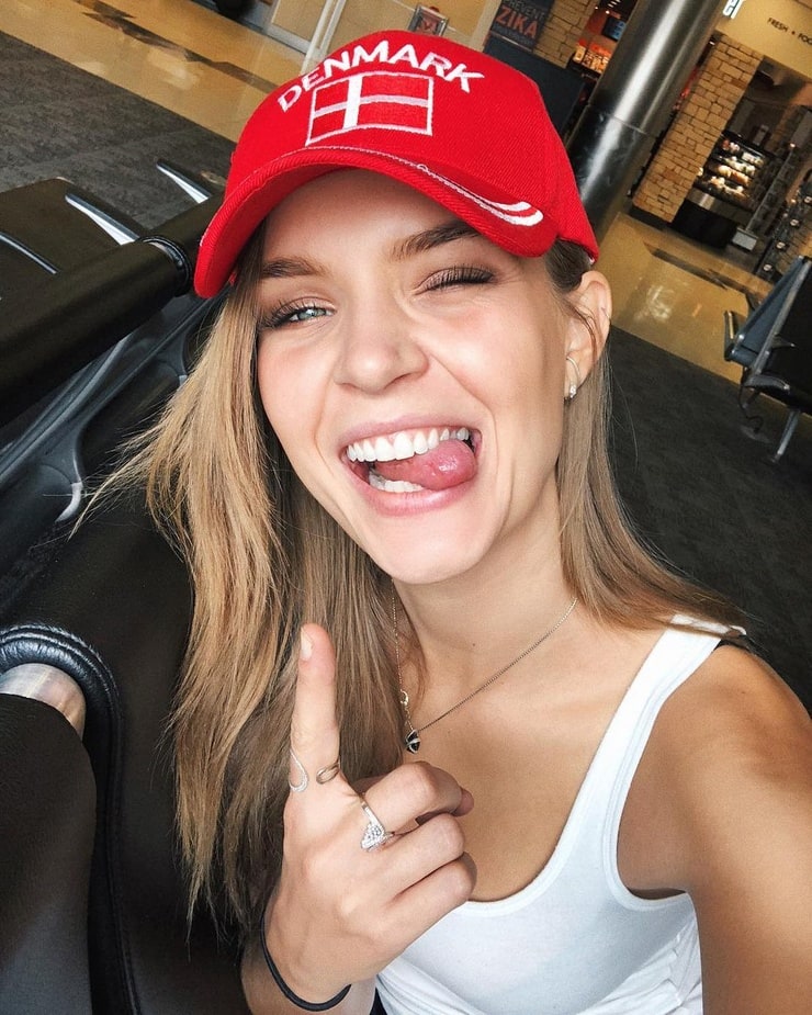 Josephine Skriver Josephine Skriver