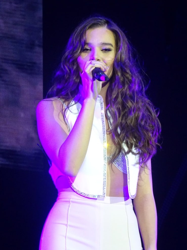 Hailee Steinfeld