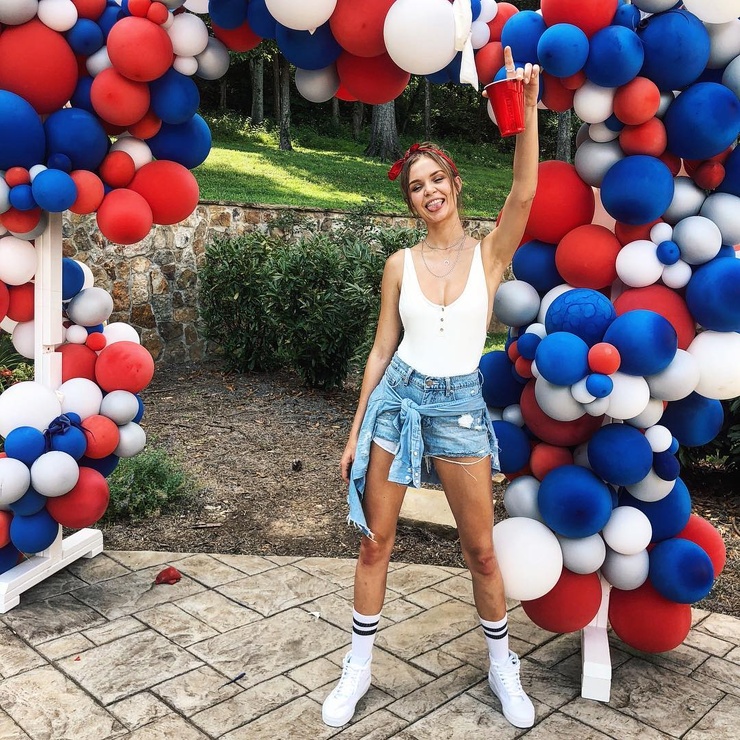Josephine Skriver Josephine Skriver