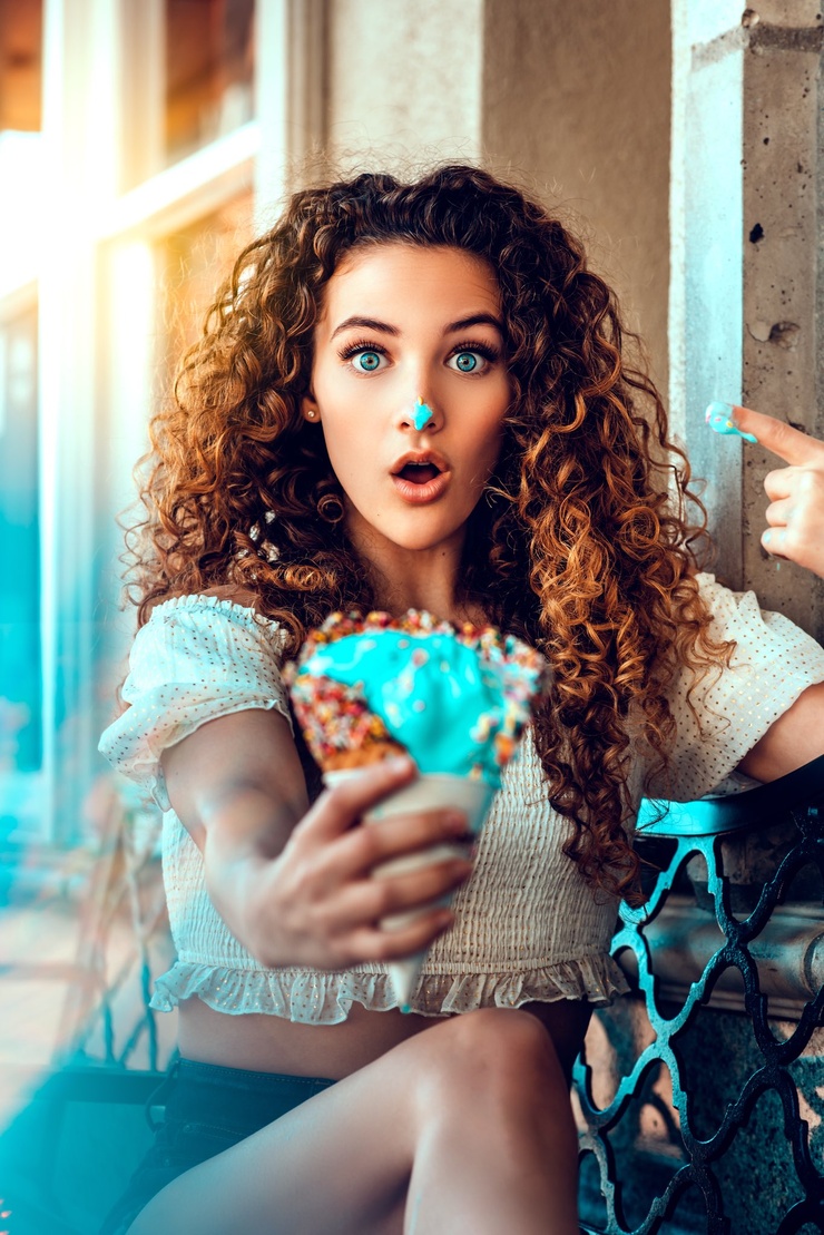 Sofie Dossi