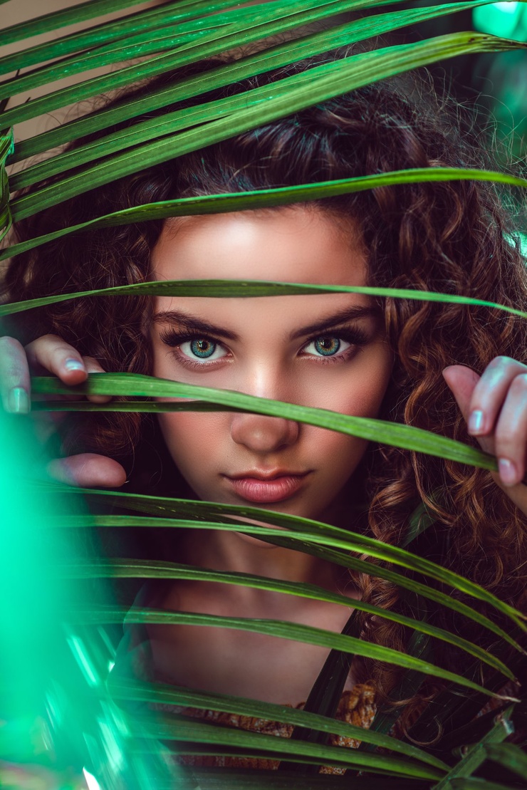 Sofie Dossi Sofie Dossi