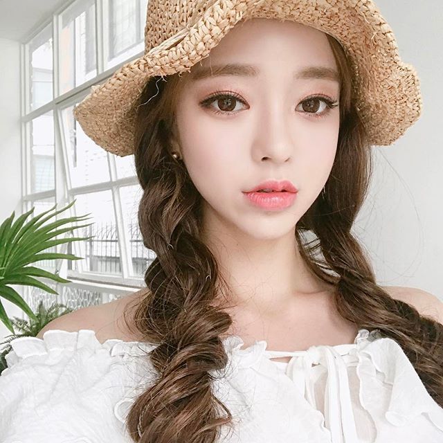 Kang Tae Ri