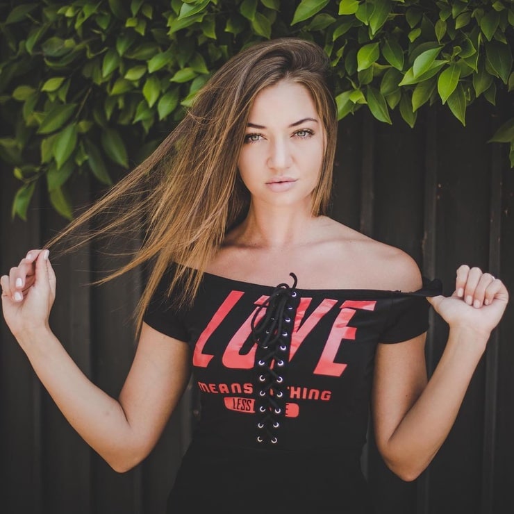 Erika Costell