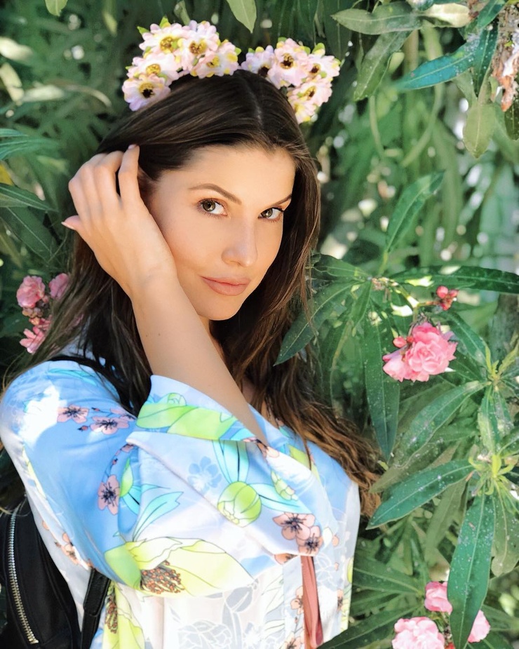 Amanda Cerny Amanda Cerny