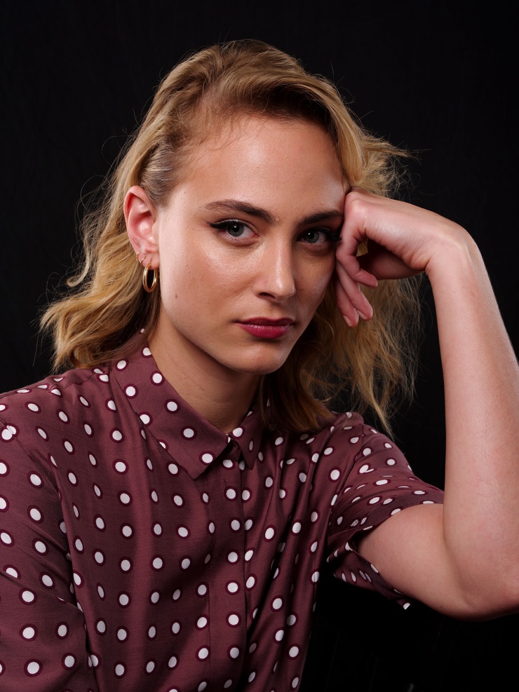 Nora Arnezeder