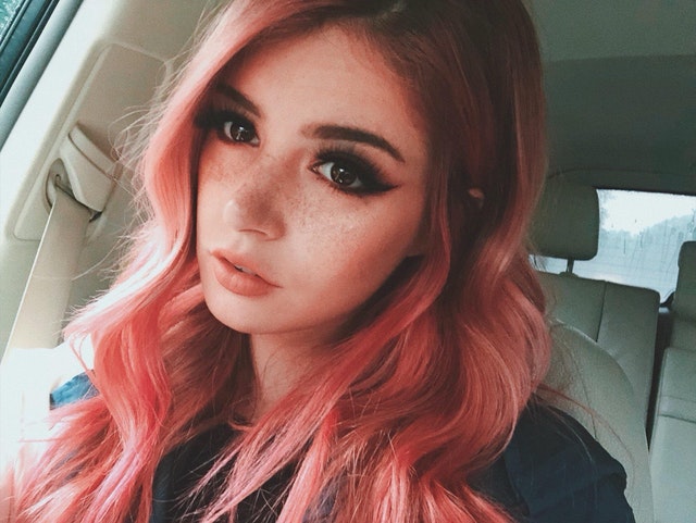Chrissy Costanza Chrissy Costanza