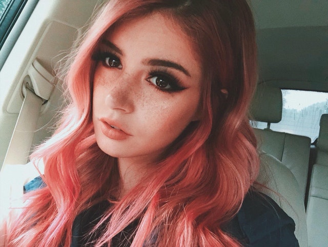 Chrissy Costanza