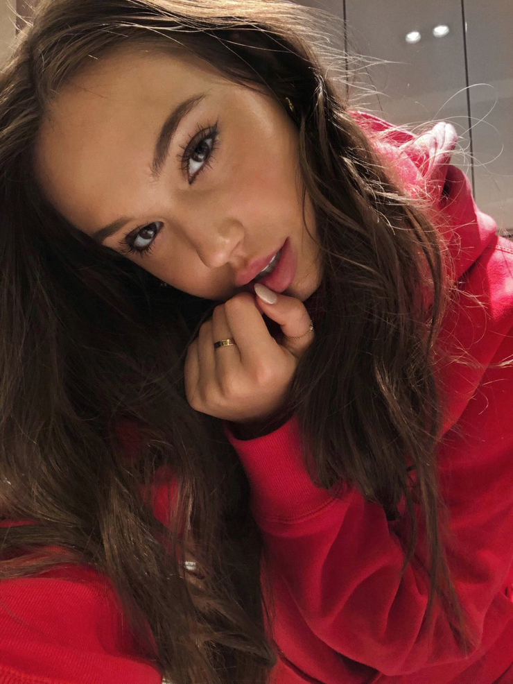 Alexis Ren Alexis Ren