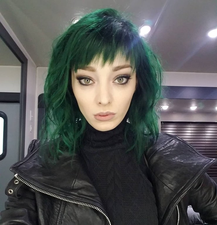 Emma Dumont