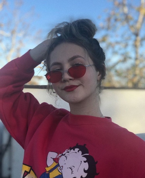 Iris Apatow