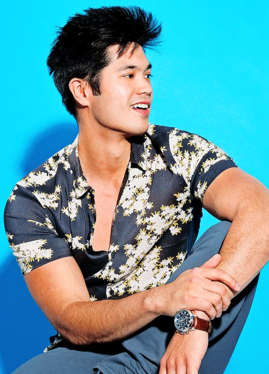 Ross Butler Image of Ross Butler
