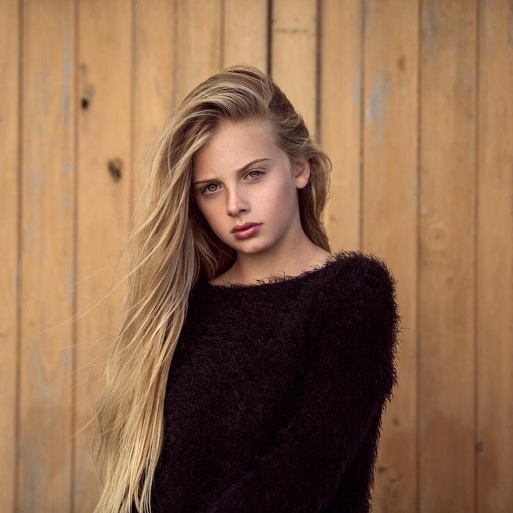 India Woollard India Woollard