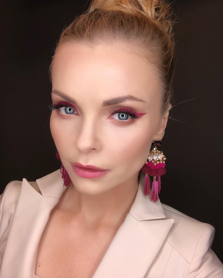 Izabella Miko Izabella Miko