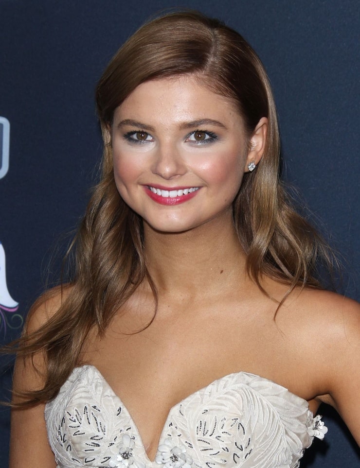 Stefanie Scott