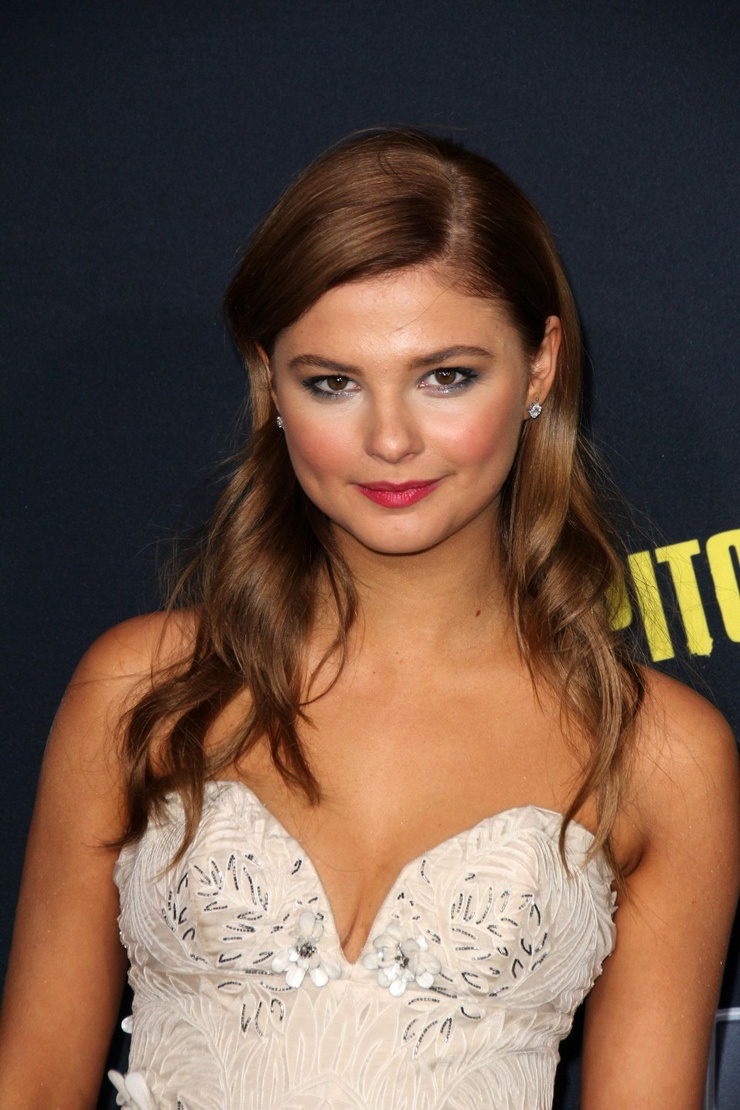 Stefanie Scott